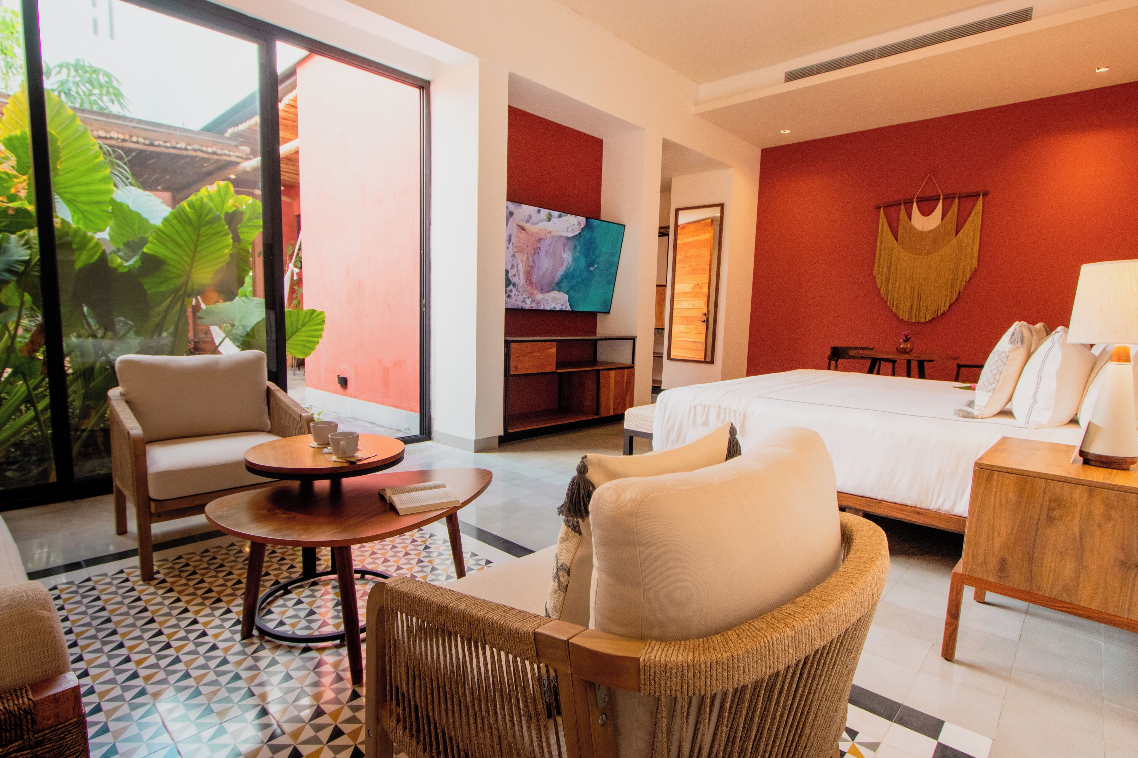 Deluxe Suite | Premium bedding, minibar, in-room safe, iron/ironing board