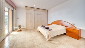 8 quartos, Wi-Fi de cortesia, roupa de cama