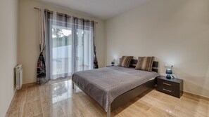 5 soverom, wi-fi (inkludert) og sengetøy