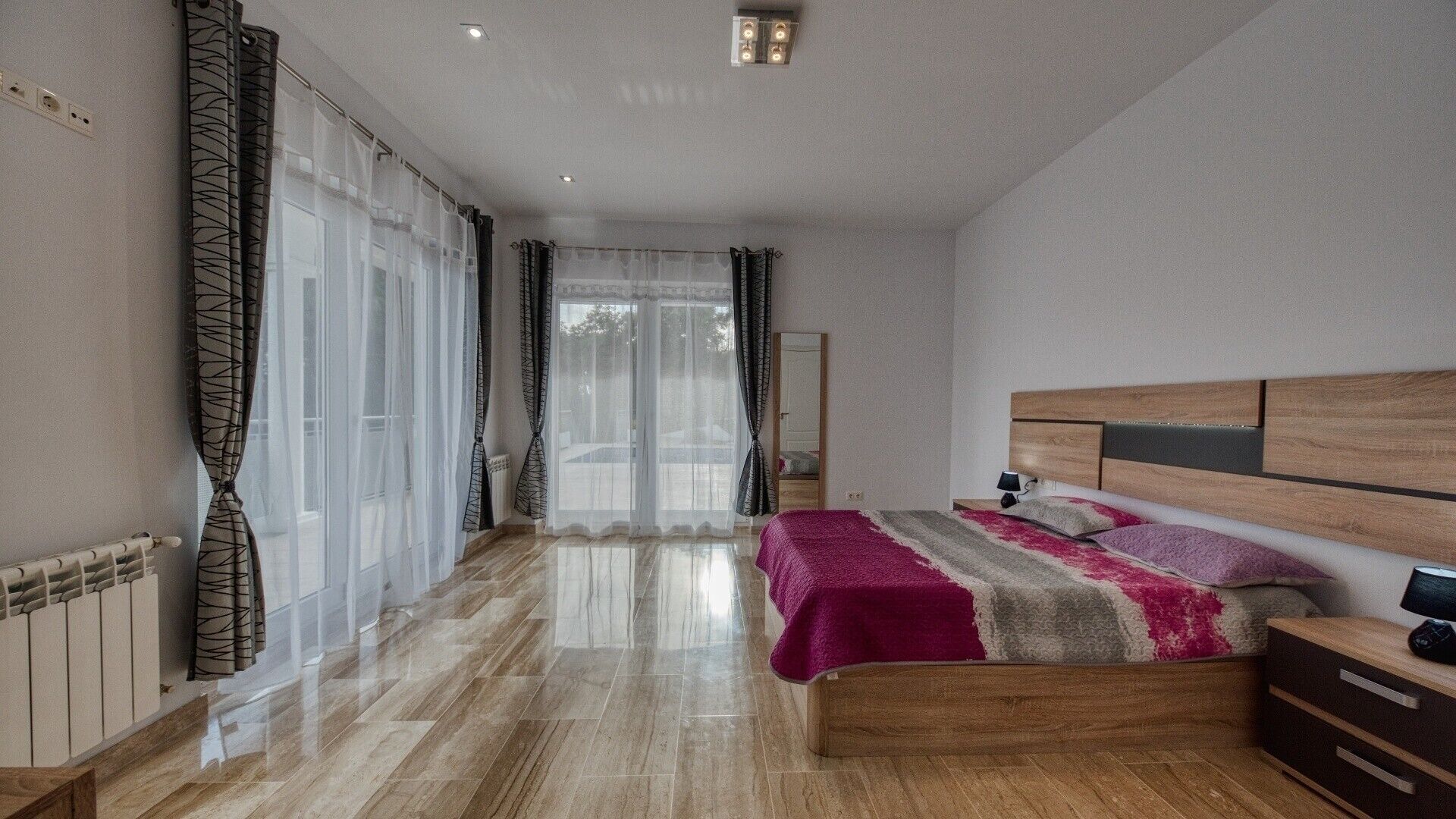 5 bedrooms, free WiFi, bed sheets