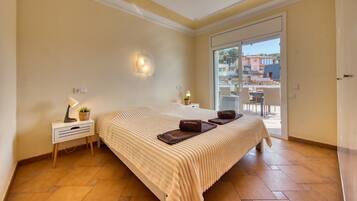 4 Schlafzimmer, kostenloses WLAN, Bettwäsche