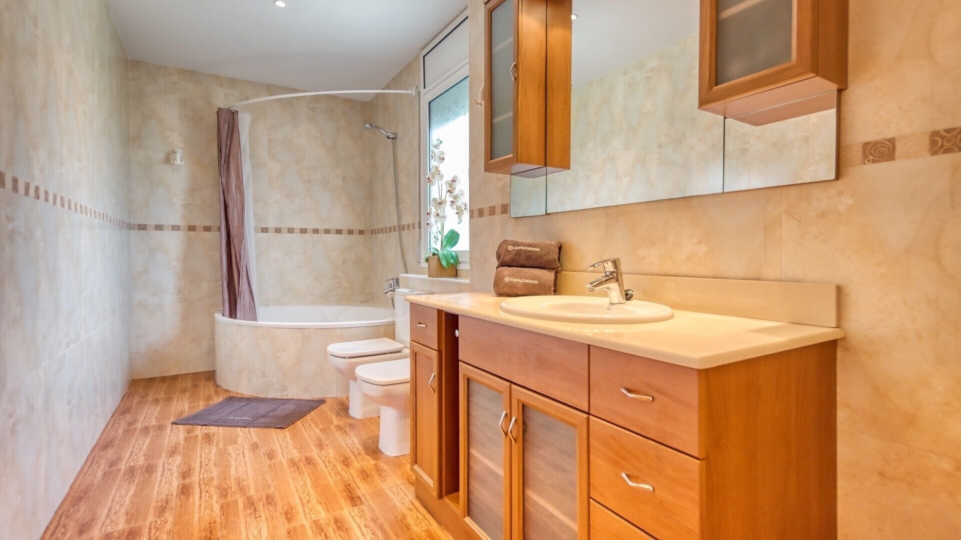 Shower, towels