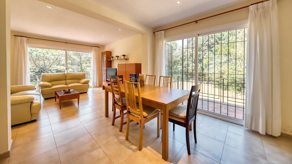 Villa "Costacabana - Lloret" Avec Piscine Partagée, Terrasse Privée Et Wi-fi - Lloret de Mar