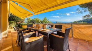 Outdoor dining - Villa "Costacabana - Santa Cristina" with Sea View, Private Pool & Wi-Fi (Blanes)