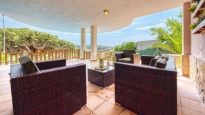 Terrace/patio - Villa "CostaCabana - Villa Valentina" with Pool, Garden and Wi-Fi (Lloret de Mar)
