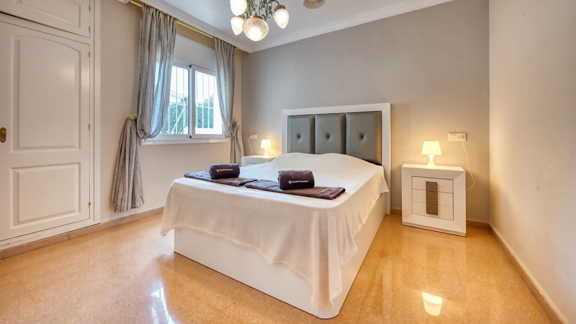 5 bedrooms, free WiFi, bed sheets