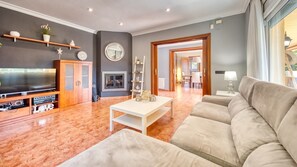 TV - Villa "Costacabana - Summertime" with Private Pool & Wi-Fi (Lloret de Mar)