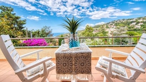 Outdoor dining - Villa "Costacabana -  Cleo" with Sea View, Private Pool & Wi-Fi (lloret de mar)
