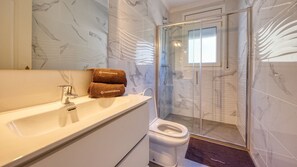 Shower, towels