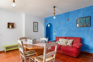 Interior - Holiday Apartment 'Apartamento La Caletilla' with Sea View, Private Terrace & Wi-Fi (Caleta de Sebo)