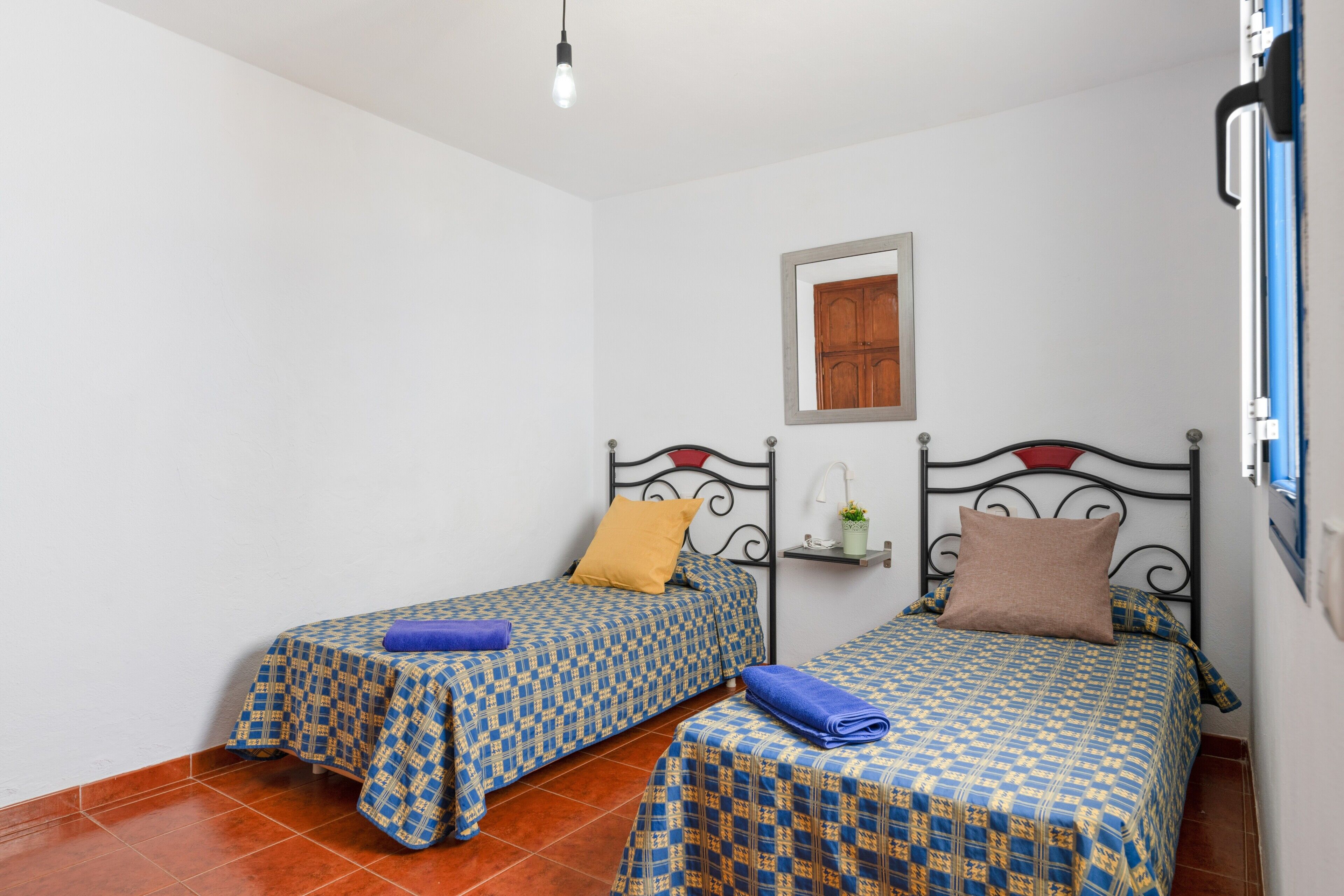 2 habitaciones, wifi gratis y ropa de cama 