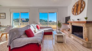 Televisio, pöytätennispöytä