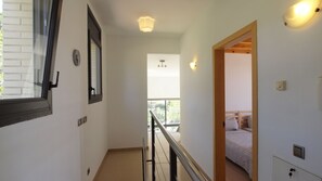 Interior - Villa "CostaCabana - Villa Macey" with Sea View, Pool and Wi-Fi (Lloret de Mar)