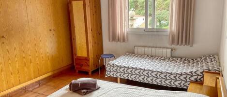 4 chambres, accĂšs au Wi-Fi (inclus), literie fournie