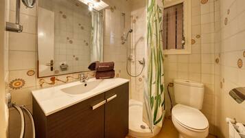 Shower, towels