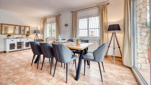 Dining - Villa "Costacabana - Dolce Vita" with Private Pool, Private Terraces & Wi-Fi (Lloret De Mar)