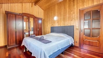 4 bedrooms, free WiFi, bed sheets