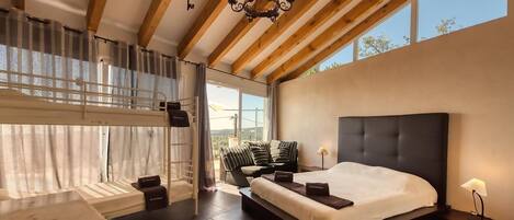 4 makuuhuonetta, ilmainen Wi-Fi, vuodevaatteet