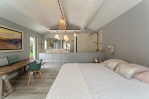 2 bedrooms, iron/ironing board, free WiFi, bed sheets - Holiday Home 'Le Cabanon De Modène' with Mountain View, Wi-Fi and Air Conditioning (Modène)