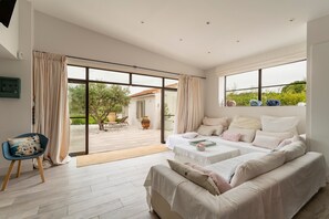 2 dormitorios, tabla de planchar con plancha, wifi gratis y ropa de cama