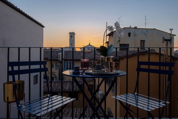 Outdoor dining - Apartments Florence - Repubblica Exclusive with Balcony (Florence)