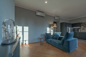 TV - Apartments Florence - Repubblica Exclusive with Balcony (Florence)