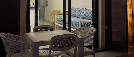 Apartment, Multiple Beds, Kitchenette, Mountain View | Terrace/patio