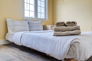 3 Schlafzimmer, Schreibtisch, WLAN, Bettwäsche