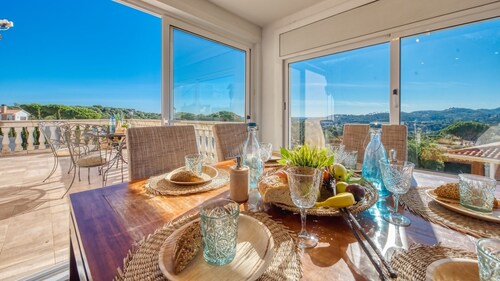 Villa "Costacabana - Villa Madonna", Mountain View, Terrace, Private Pool & Wi-Fi