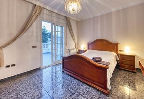 4 bedrooms, free WiFi, bed sheets