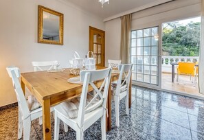 Dining - Villa 'Costa Cabana - Villa Rosa' with Pool, Garden and Wi-Fi (Lloret De Mar)