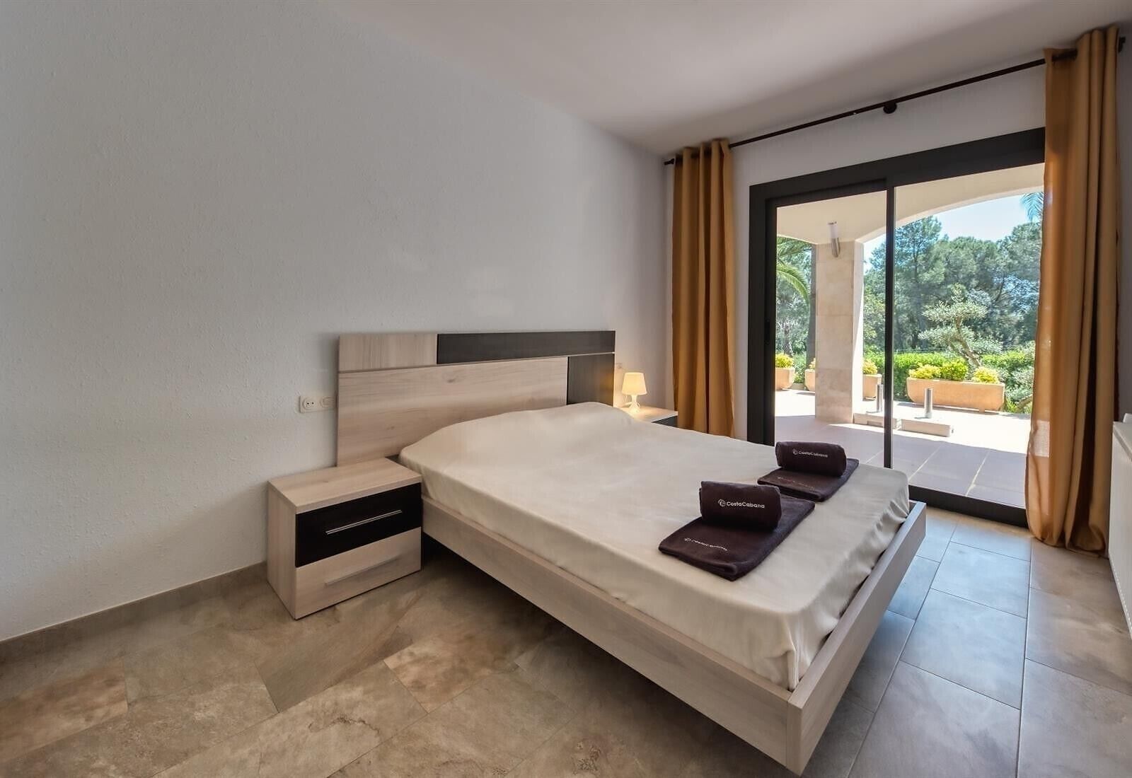 9 bedrooms, free WiFi, bed sheets