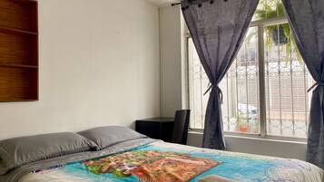 Economy Double Room | Desk, laptop workspace, free WiFi