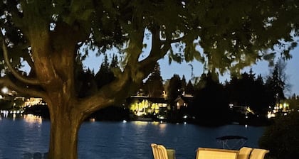 Cozy Studio 1BR, Home Lake View Full Access to Lake 6min to Airport.