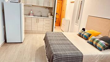 1 bedroom, iron/ironing board, free WiFi, bed sheets