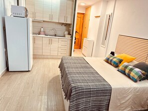 1 camera, ferro/asse da stiro, Wi-Fi gratuito, lenzuola