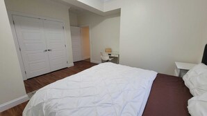 2 bedrooms, iron/ironing board, WiFi (free), bed sheets