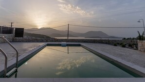 حمام سباحة