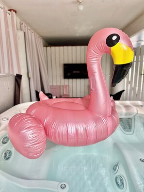 Children's area - FlaminGO Tybee ~ FREE Golf Cart, Hot Tub with Cabana Area + Coastal Marsh Views (Tybee Island)