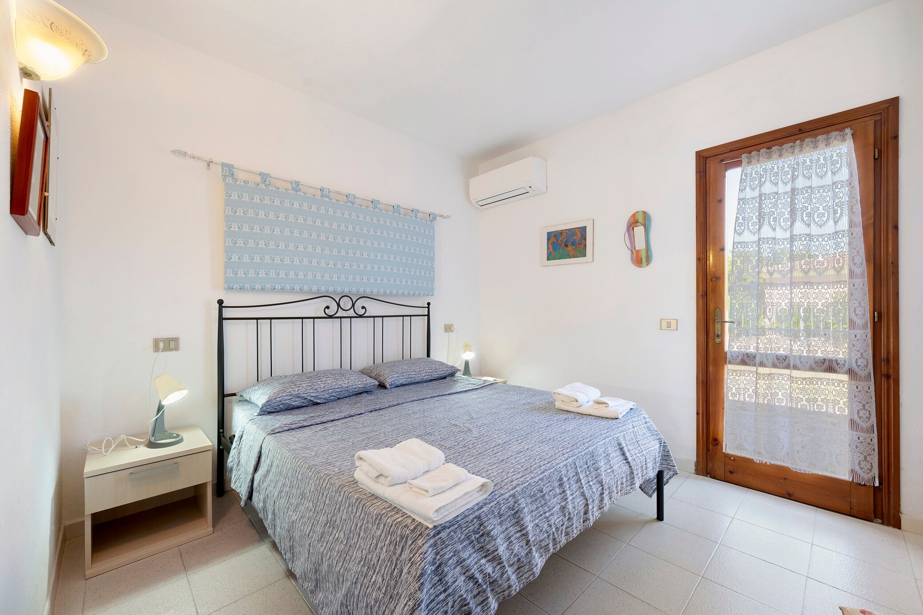 2 slaapkamers, een strijkplank/strijkijzer, gratis wifi, beddengoed