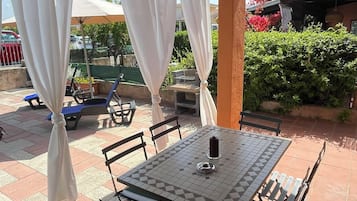 Buiten dineren
