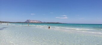 Holiday Home 'Villetta Serena' with Shared Terrace, Wi-Fi and Air Conditioning