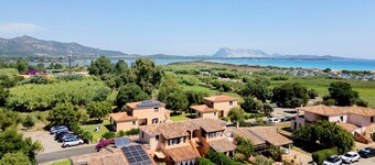 Holiday Home 'Villetta Serena' with Shared Terrace, Wi-Fi and Air Conditioning