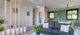 Holiday Home 'Villa Maryet' with Private Terrace, Wi-Fi and Air Conditioning