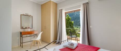 2 chambres, fer et planche Ă repasser, Wi-Fi gratuit, draps fournis