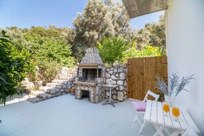 Outdoor dining - Villa 'Prolithia 1' with Sea View, Wi-Fi and Air Conditioning (Lefkada)