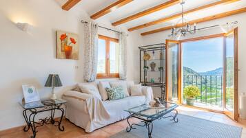 Fernseher, DVD-Player, Stereoanlage