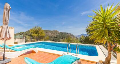 Holiday Villa Near Denia with Mountain View, Pool & Wi-Fi