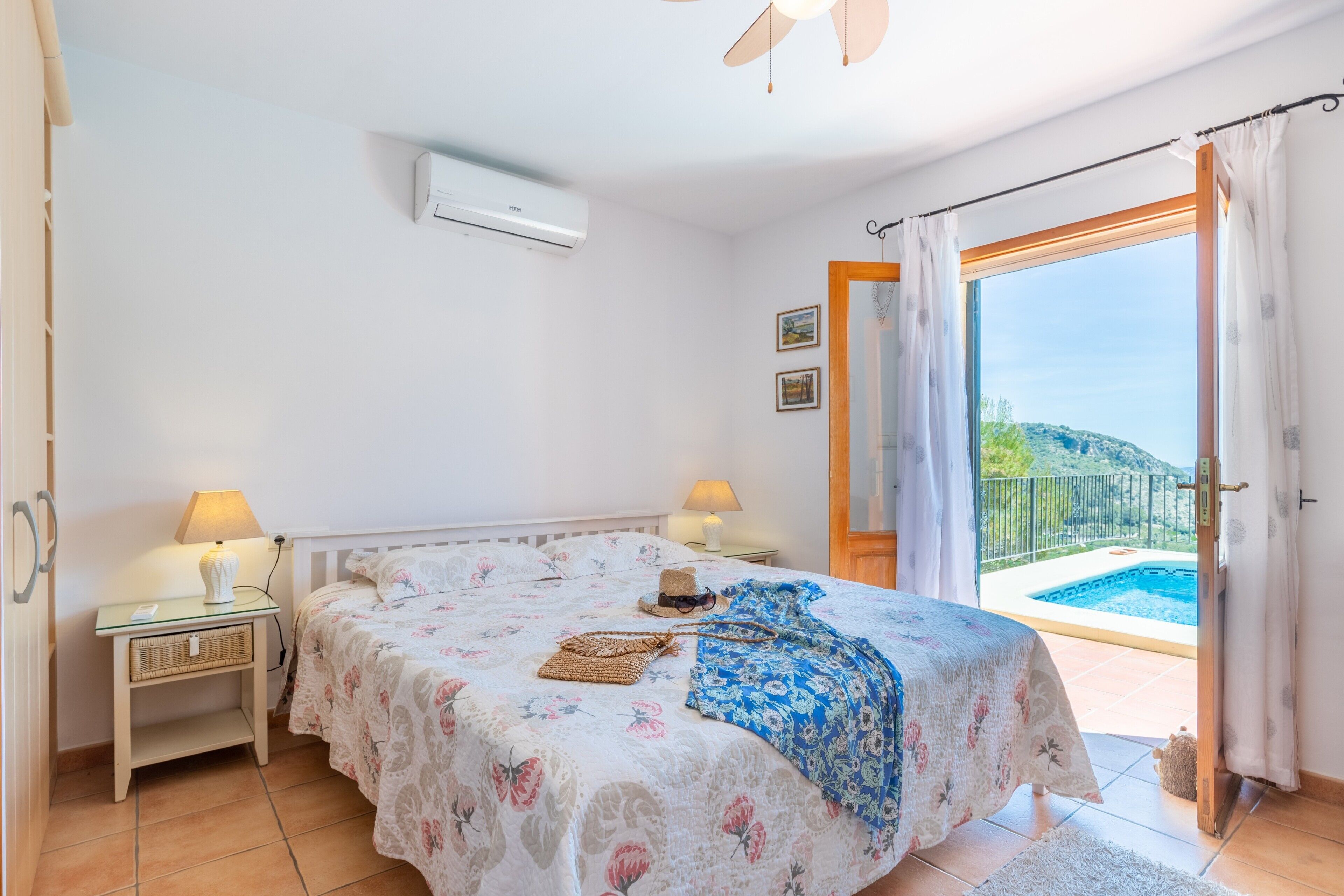 3 chambres, fer et planche à repasser, Wi-Fi gratuit, draps fournis