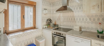 Casa di campagna 'La Casa De Sara' con vista sulle montagne, terrazza privata e Wi-Fi